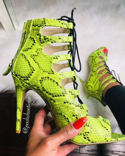 Lace up snake print heel | Lime